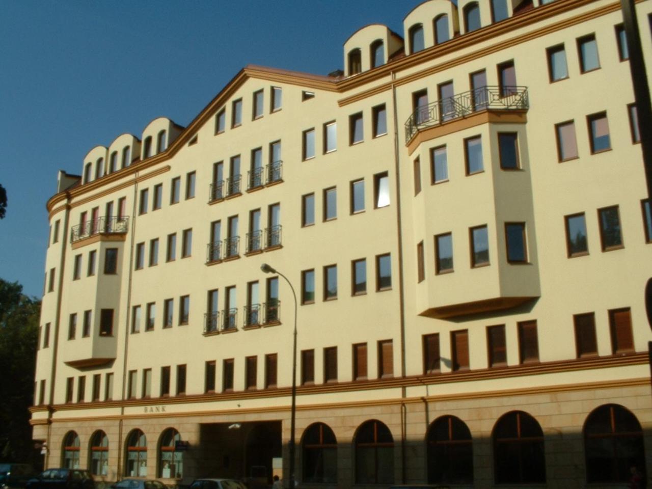 Spacious 2-rooms Penthouse In Center Warsaw
